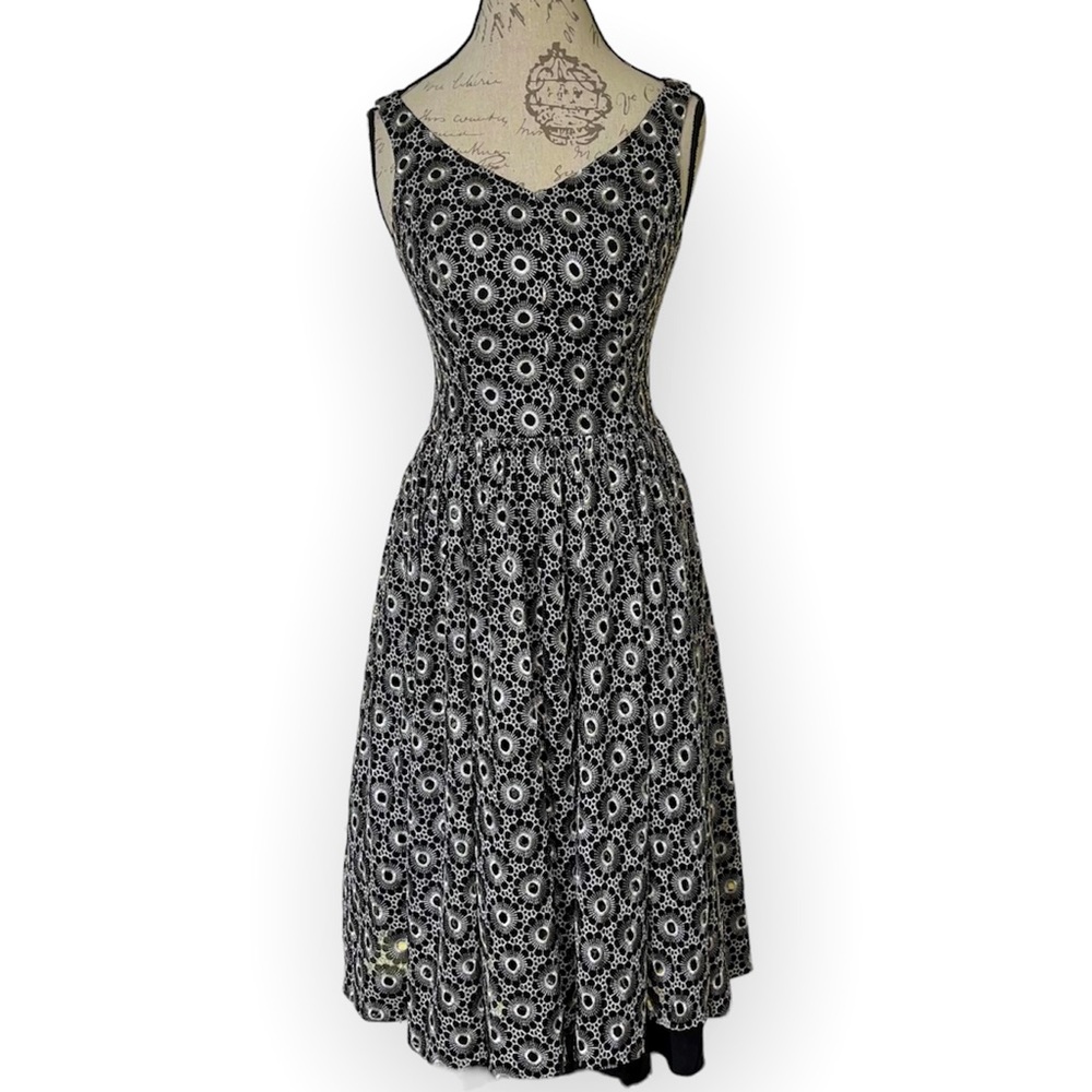Ali Ro Vintage Style Swing Fit & Flare Embroidered Daisy Dress 0